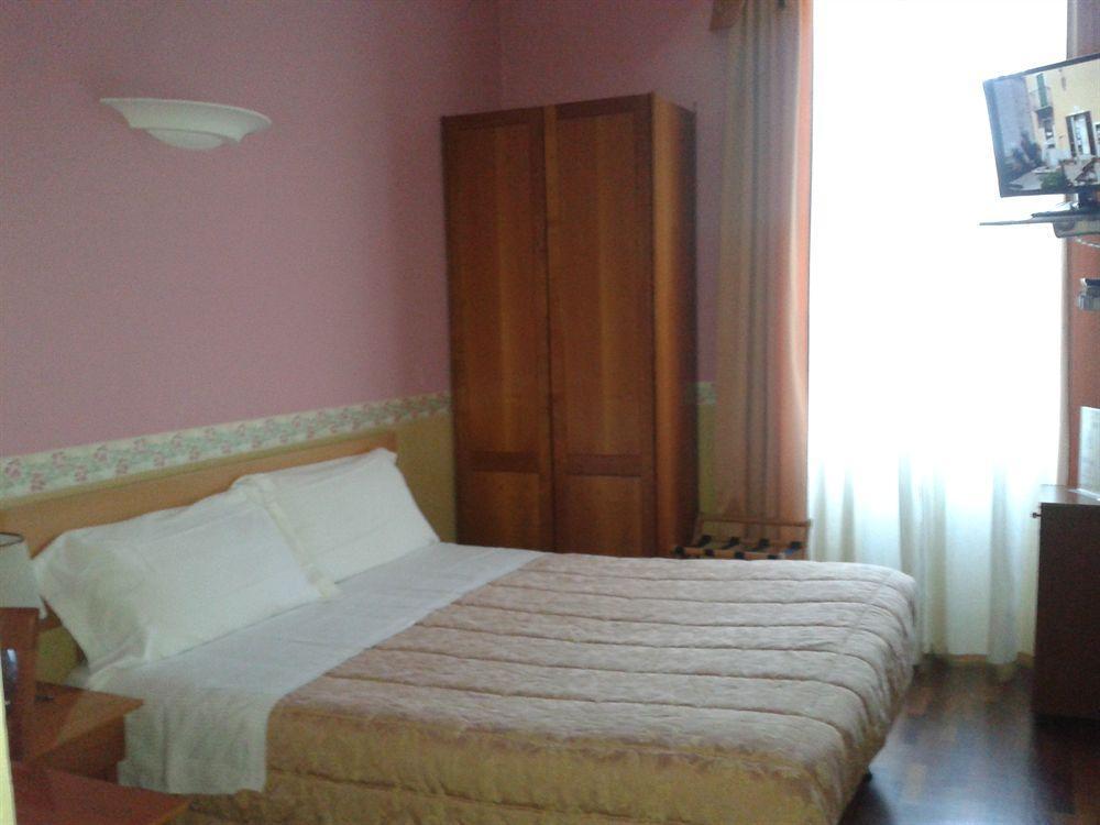 Best Western Plus Royal Superga Hotel Cuneo Esterno foto