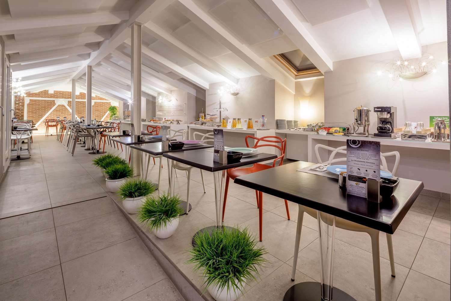Best Western Plus Royal Superga Hotel Cuneo Esterno foto